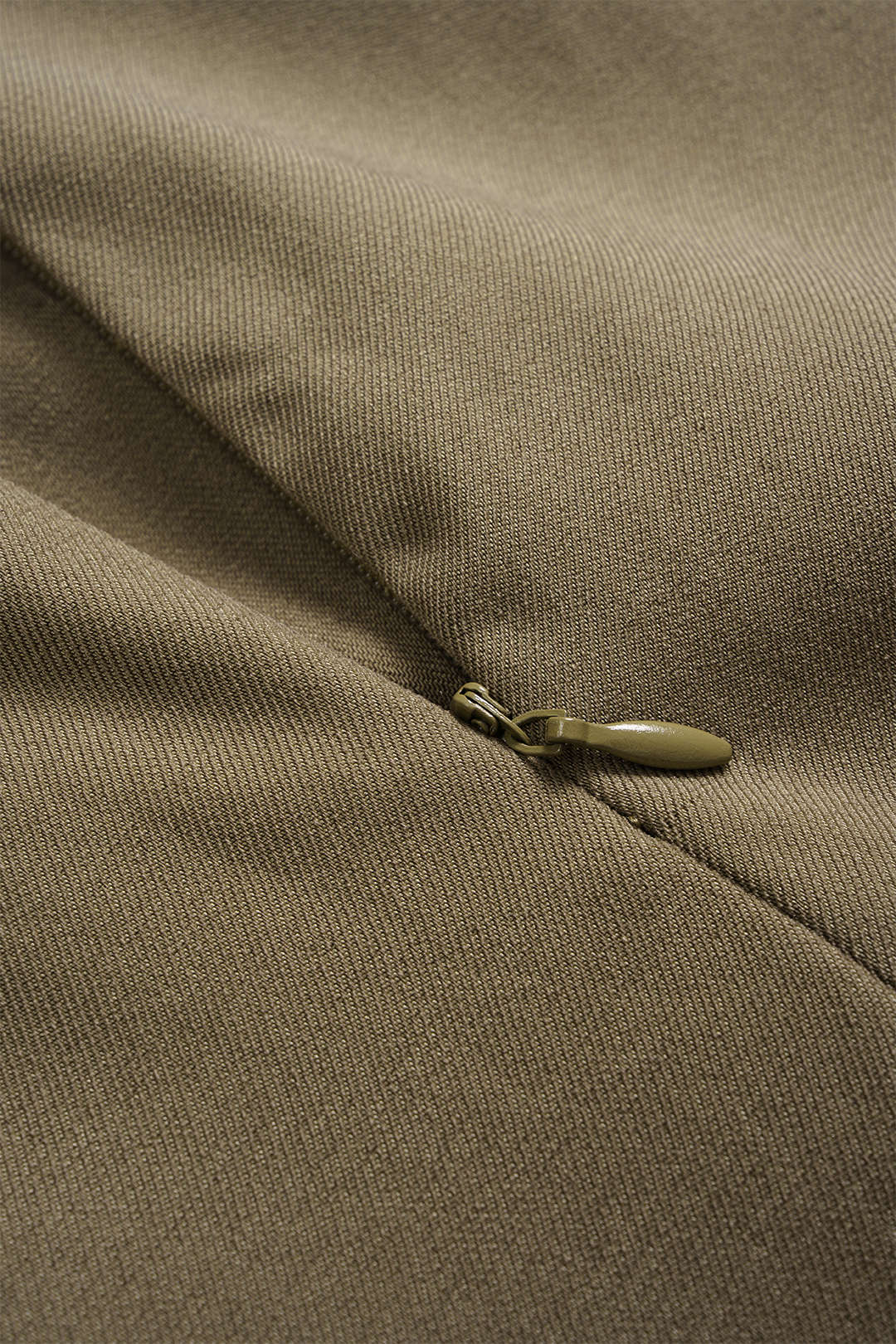 #Color_Khaki
