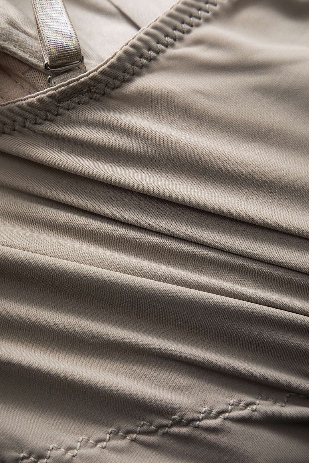 #Color_Beige