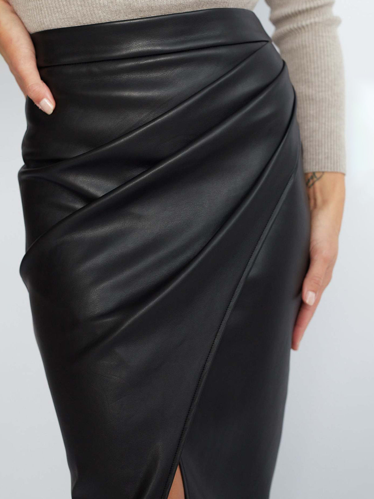 #Color_Black